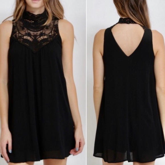 ‼️ $10 Lace Tunic Top‼️ - Picture 2 of 3